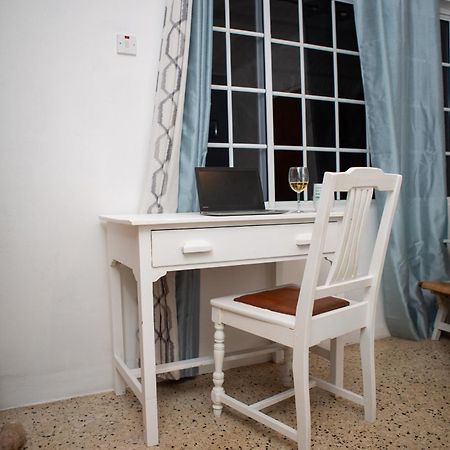 Treasure Beach Inn And Bar Bagian luar foto