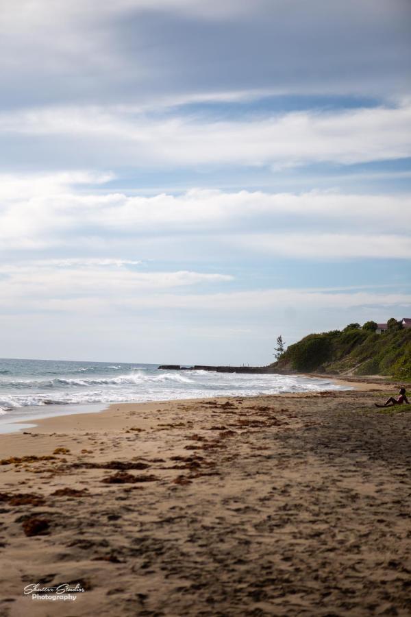 Treasure Beach Inn And Bar Bagian luar foto